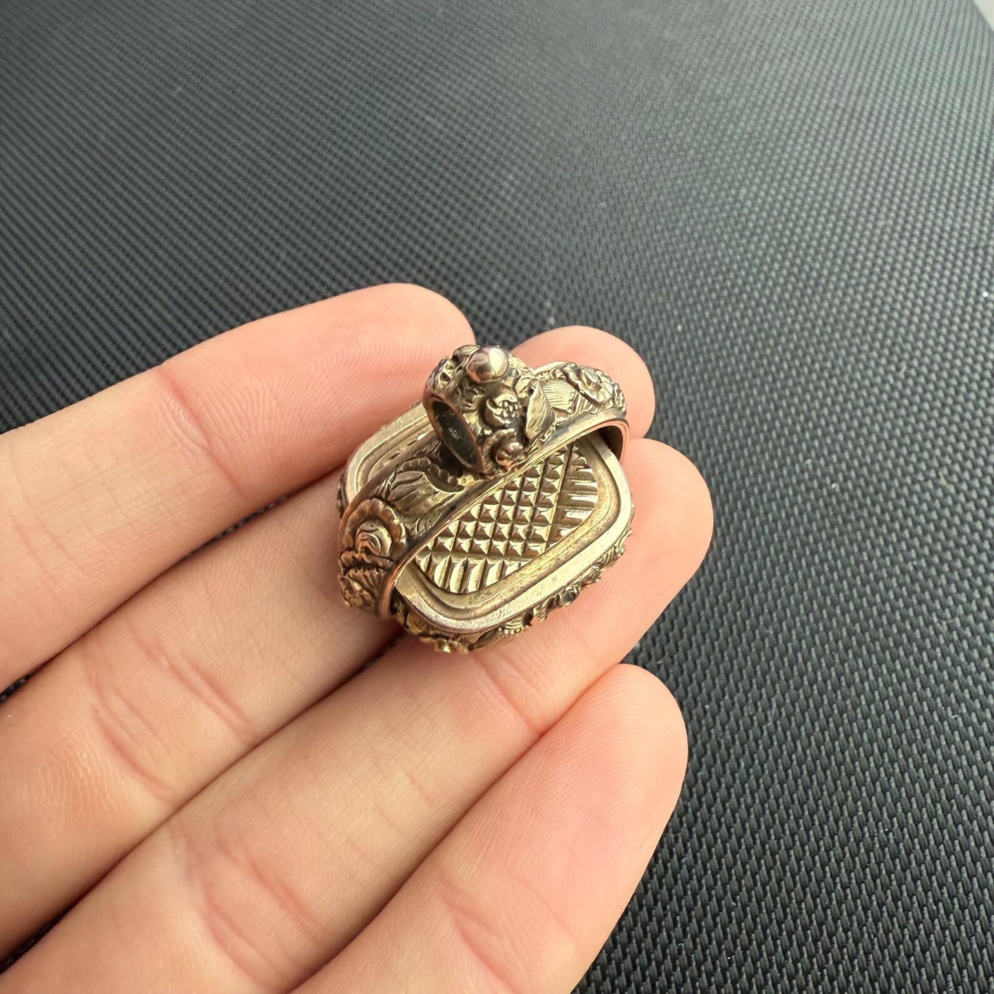 Very Heavy Antique 9ct Gold Carnelian Seal Fob