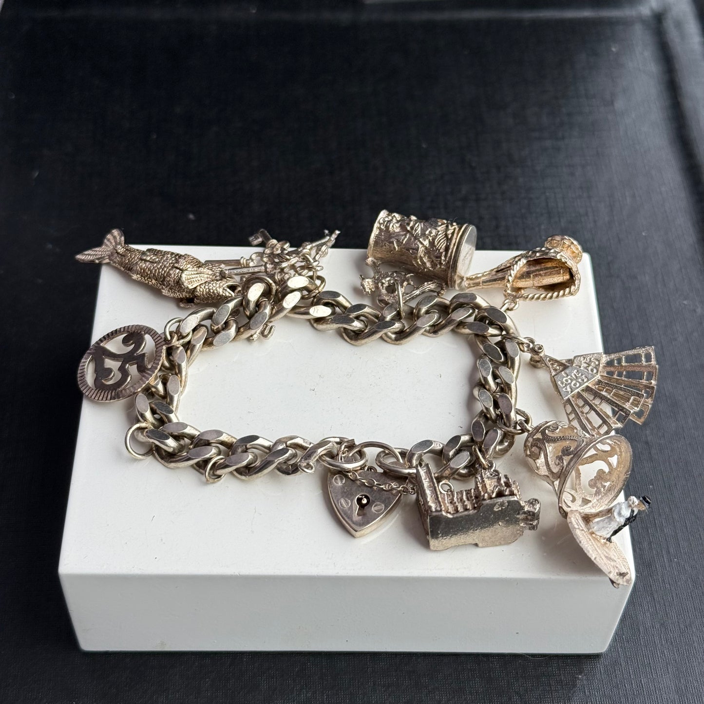 Vintage Sterling Silver Heart Padlock Charm Bracelet.