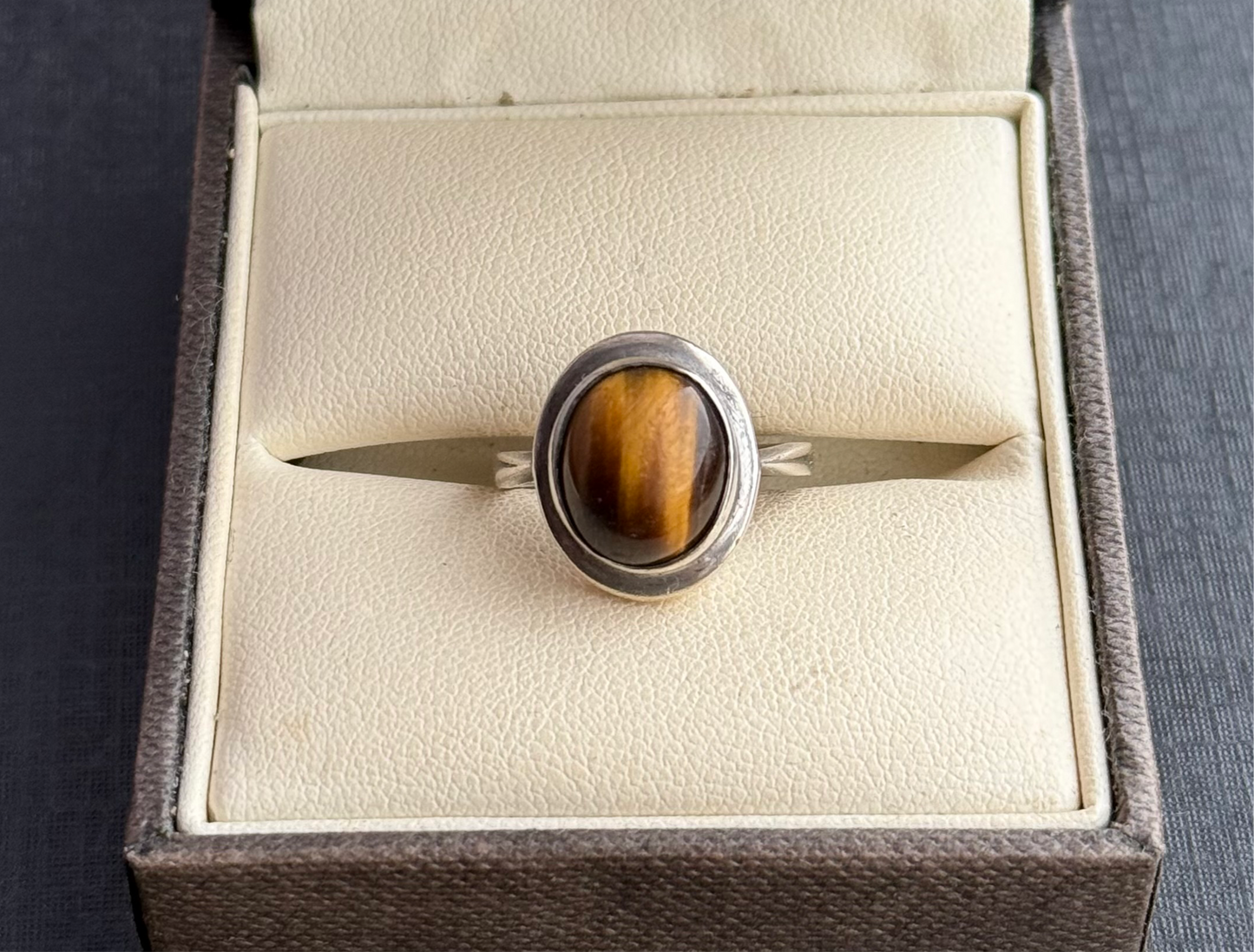 Sterling Silver Tigers Eye Ring, Birmingham 1976.