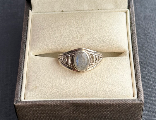 Sterling Silver Moonstone Ring.