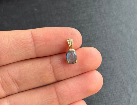 9ct Gold Labradorite Pendant