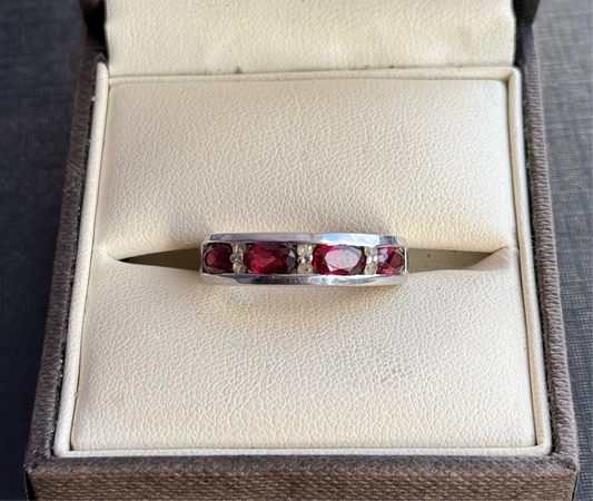 Sterling Silver Garnet Ring.