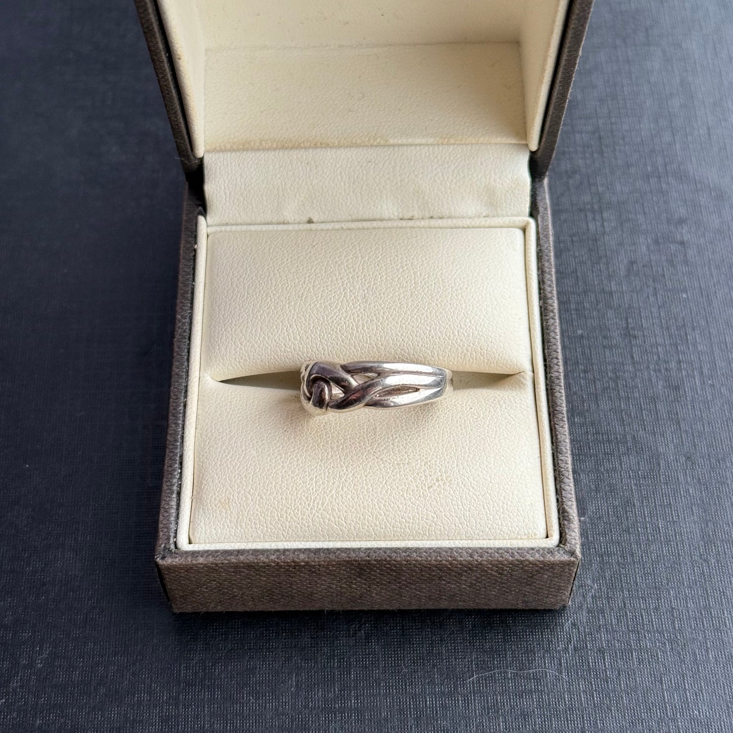 Sterling Silver Crossover Ring.