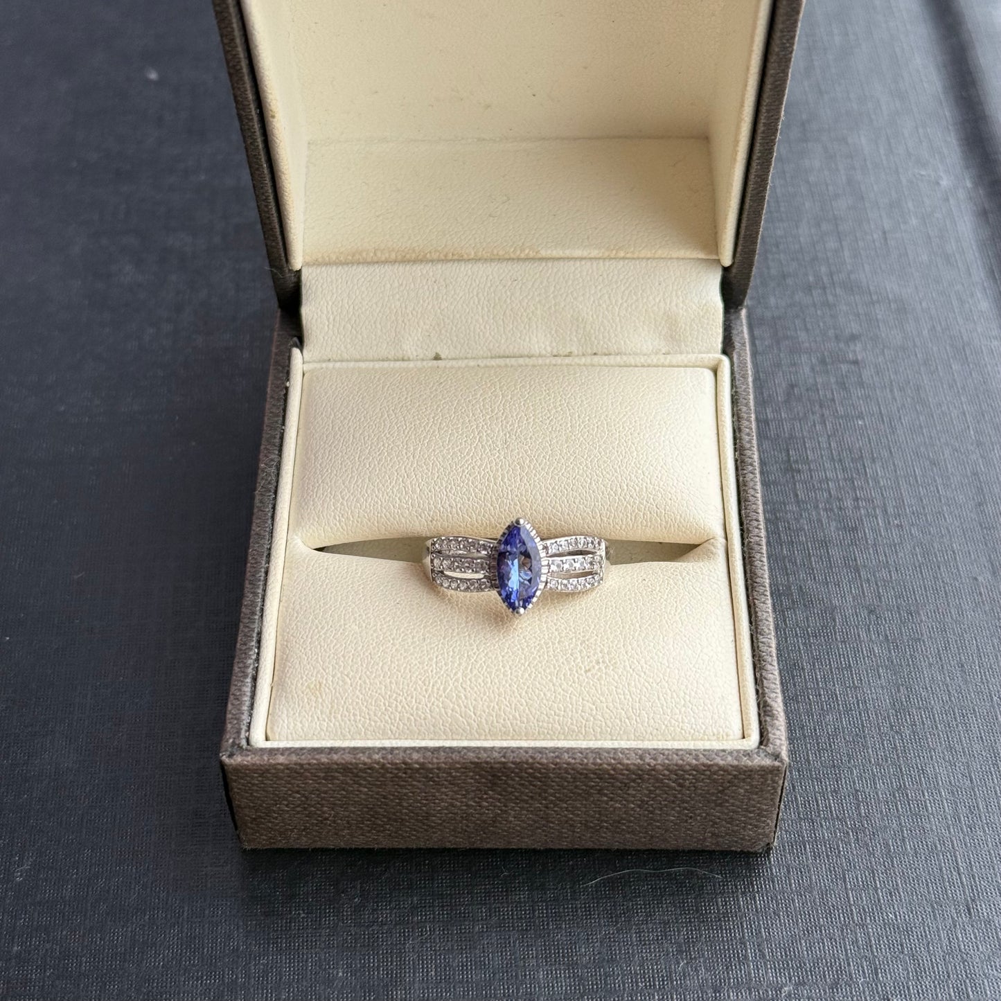 Sterling Silver Tanzanite Clear Gem Ring.