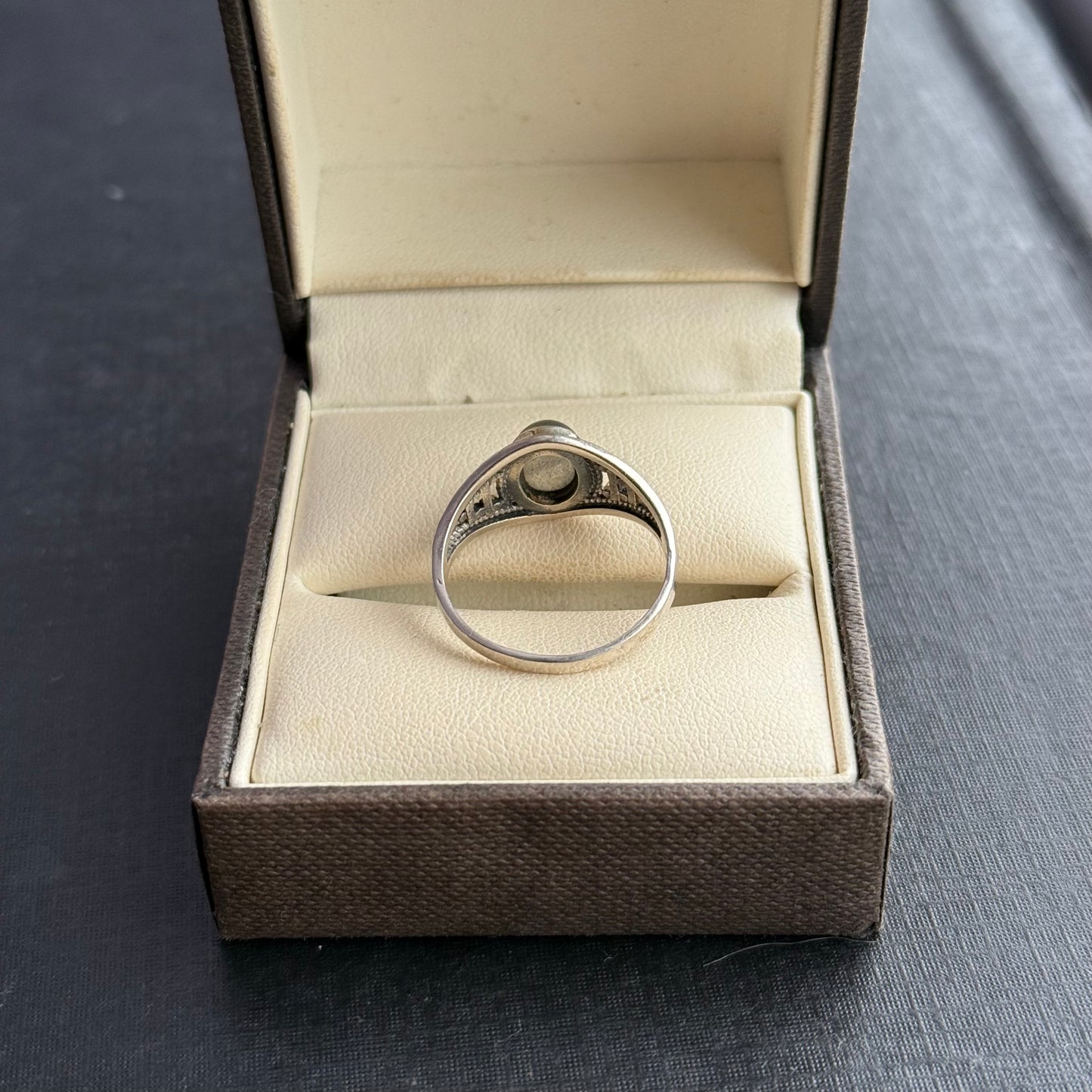 Sterling Silver Moonstone Ring.