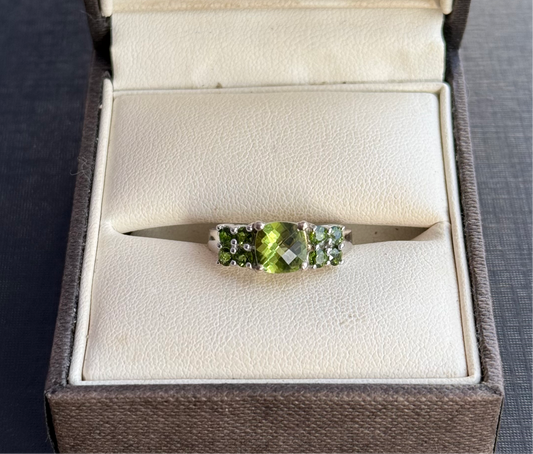 Sterling Silver Green Gem Ring